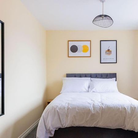 Stylish 3 Bedroom And Free Parking Thamesmead  Exterior foto