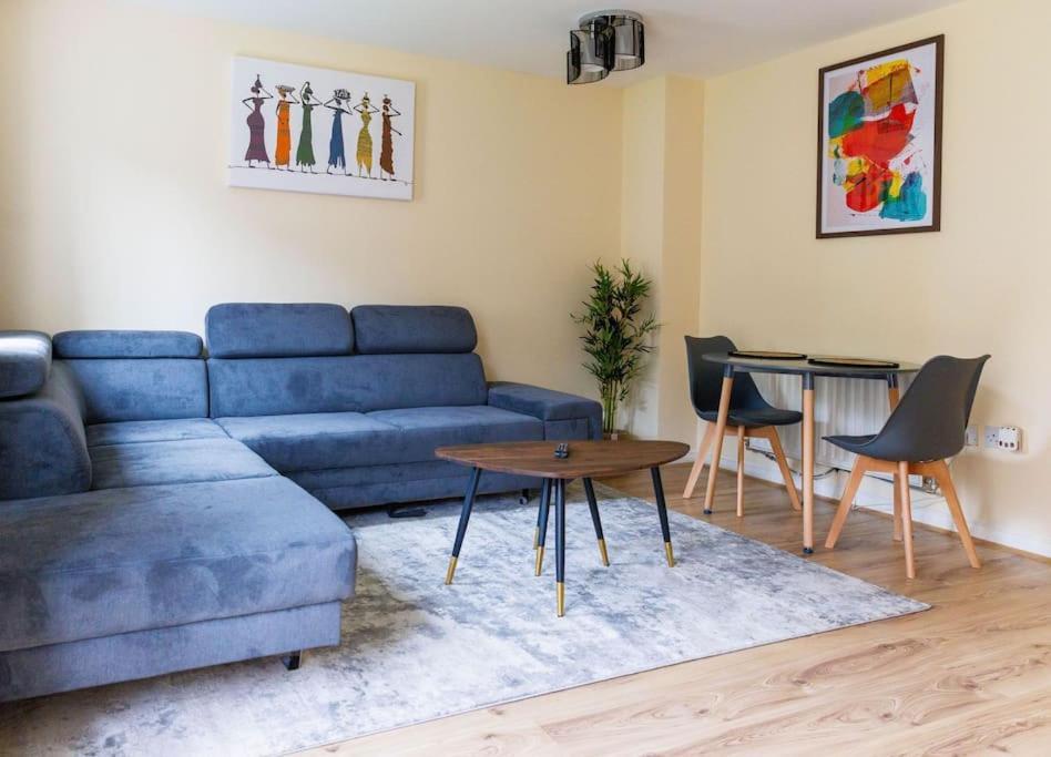 Stylish 3 Bedroom And Free Parking Thamesmead  Exterior foto