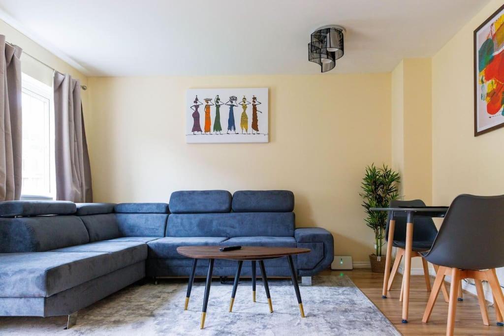 Stylish 3 Bedroom And Free Parking Thamesmead  Exterior foto