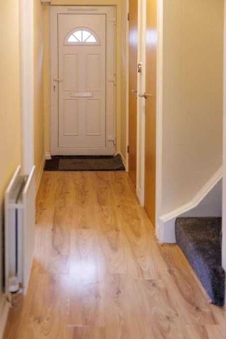 Stylish 3 Bedroom And Free Parking Thamesmead  Exterior foto